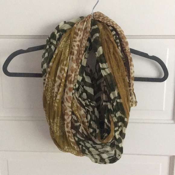 Natasha Couture Accessories - Fashion scarf 🧣
